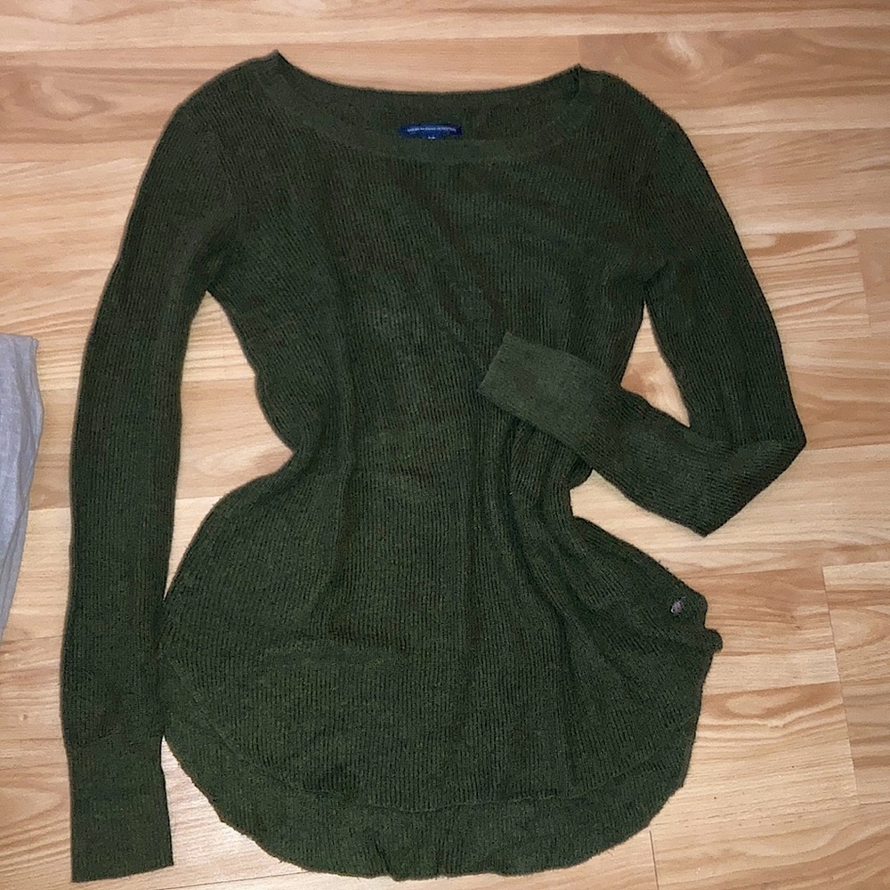 Small American Eagle green light sweater